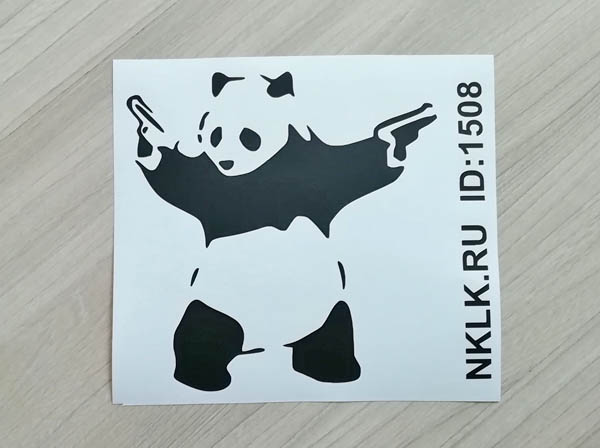Наклейка «Панда с пистолетами»